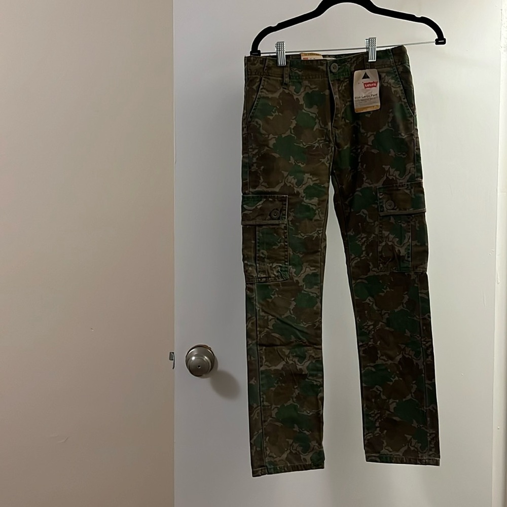 NWT Levi’s Slim Camo Cargo pants for boys size 12